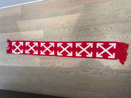 Rare Off-White Schal rot von Virgil Abloh 2013