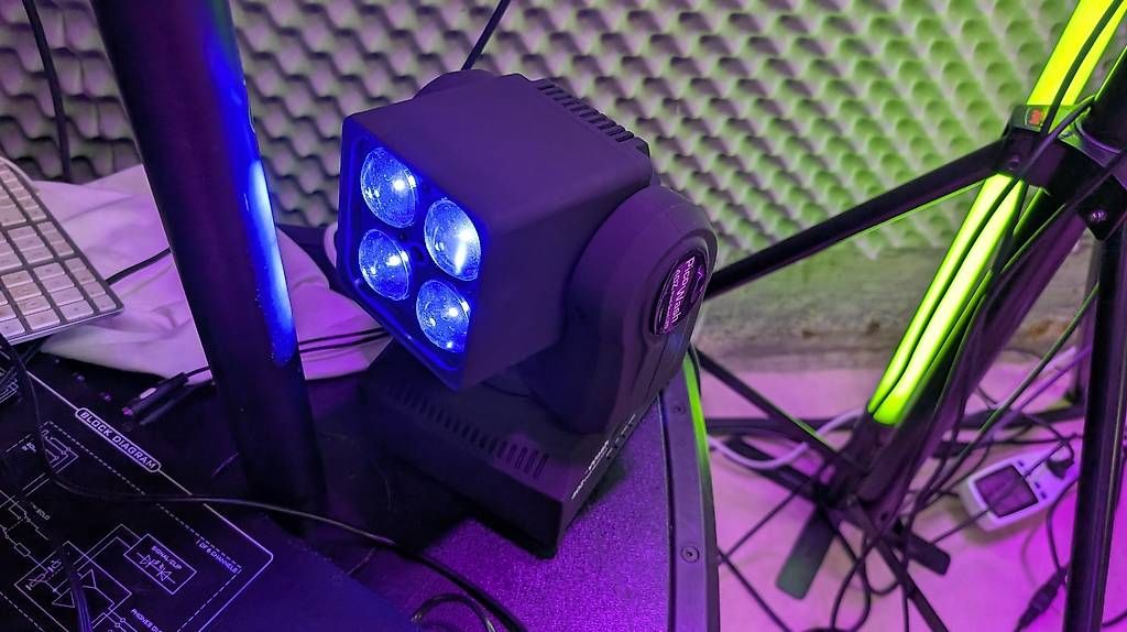 Lampade: 2 Moving Head Fun Generation PicoWash 40Z Pixel Quad LED – Usato da Balgach venduto da Bassman4 1