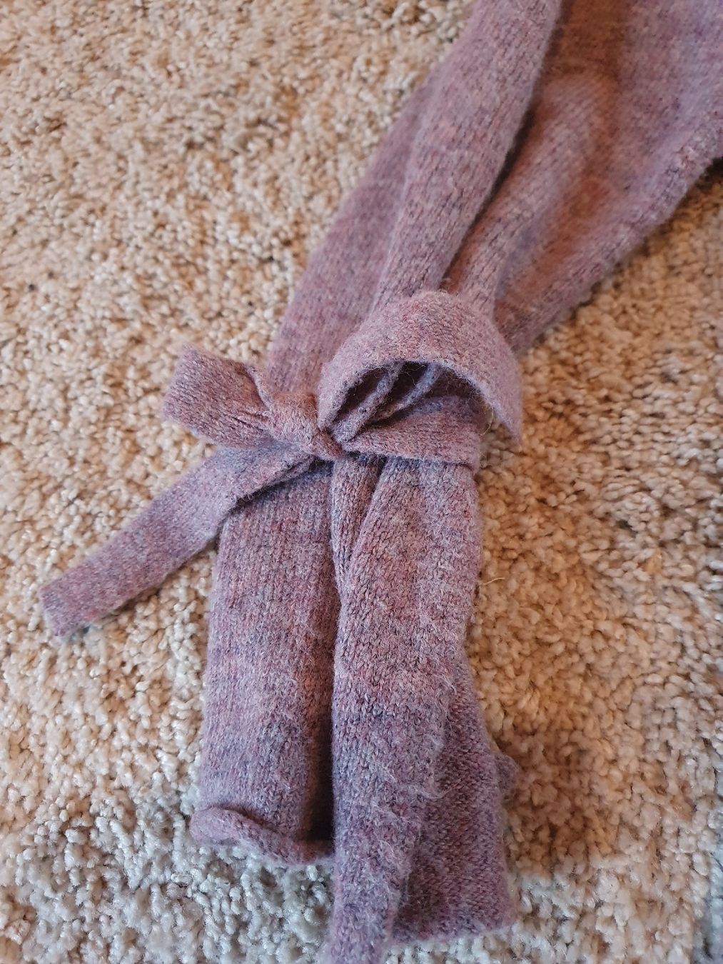 Esprit Maglioni & Felpe: Esprit Strickpullover, Gr. S, Lila mit Schleifen an Ärmel – Usato da Dietfurt venduto da rasy11 2