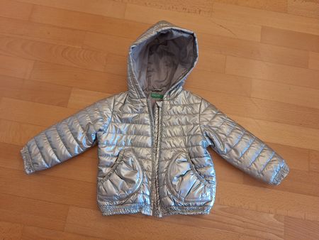 Benetton wattierte Jacke in Gr. 92 in silber NEU