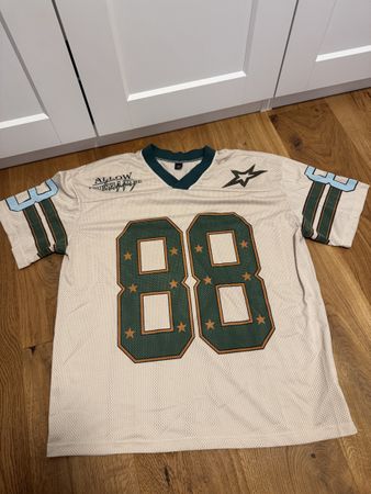Sporttrikot Nummer 88 beige grün kurzarm