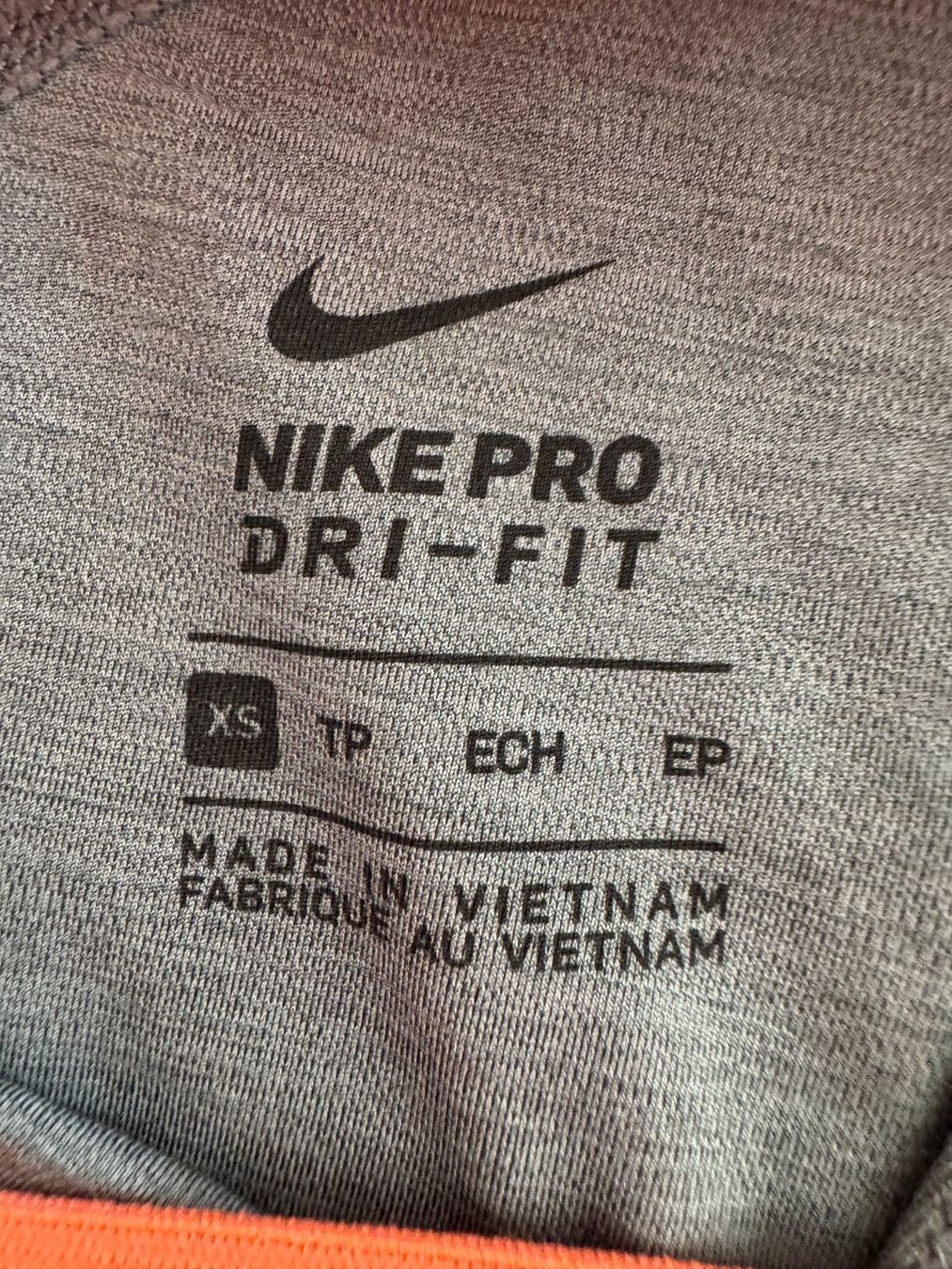 Nike Leggings: Collant fitness Nike – Nuovo (secondo la descrizione) da Perly-Certoux venduto da jess1311 1