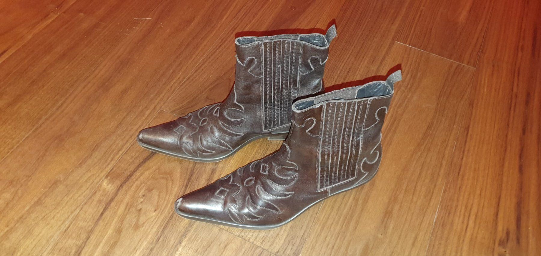 Scarpe da donna: Bottes de Cowboy - 41 – Usato da St-Sulpice VD venduto da juhdu