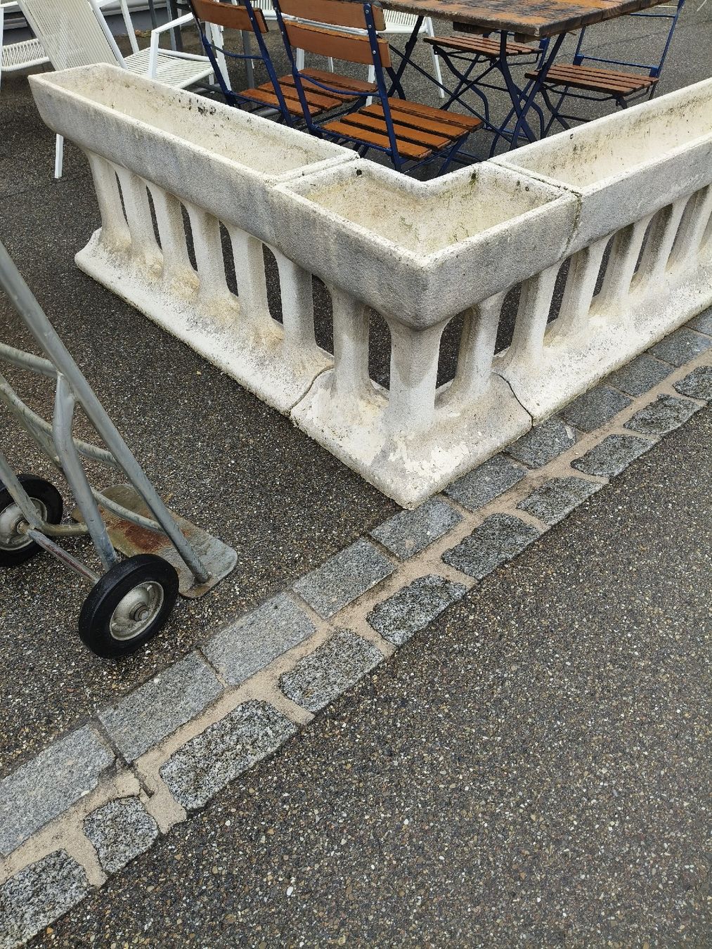 Blumentöpfe: Blumenkasten-Balustrade 820cm – Gebraucht aus Zwingen von inf_2blh 3