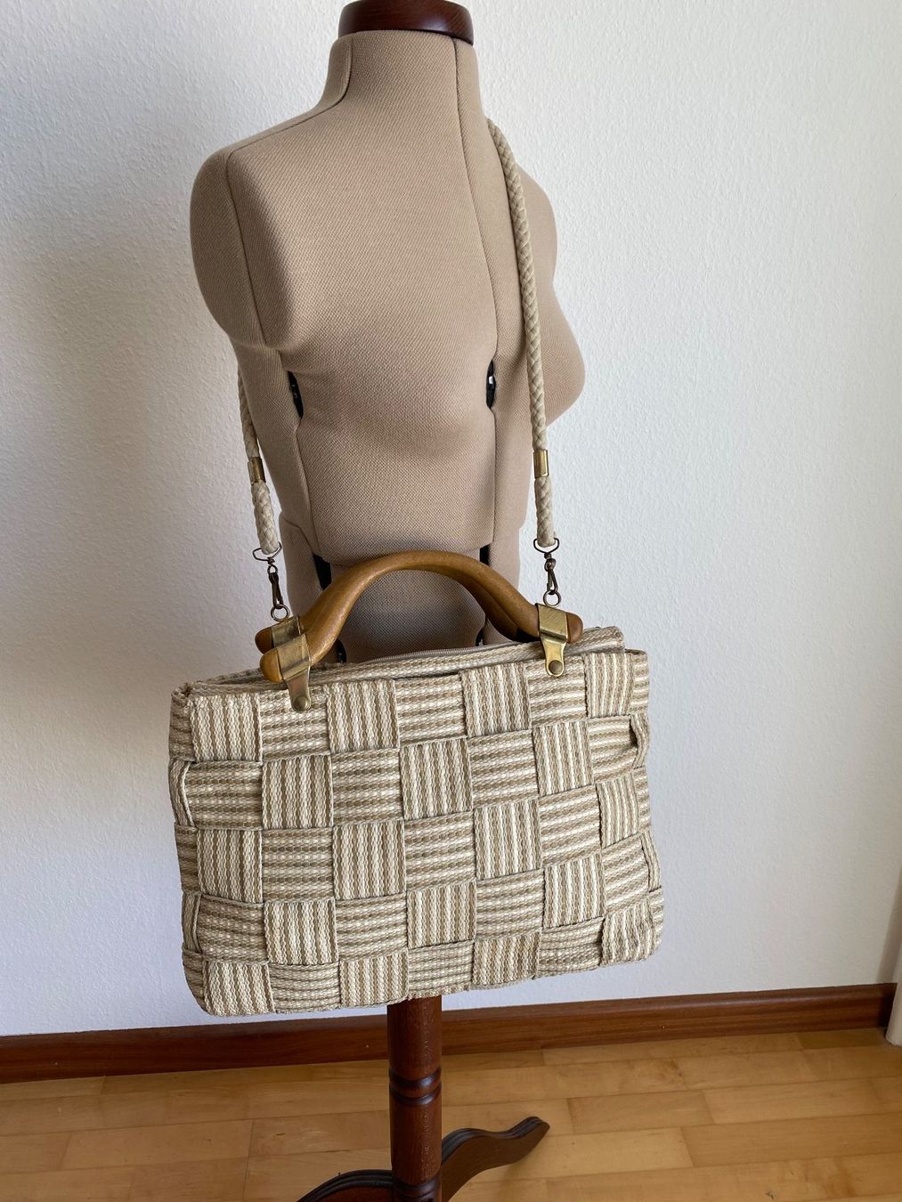 Borse da donna: Sac vintage des années 80 – Usato da Basel venduto da Maria-Alexa 1