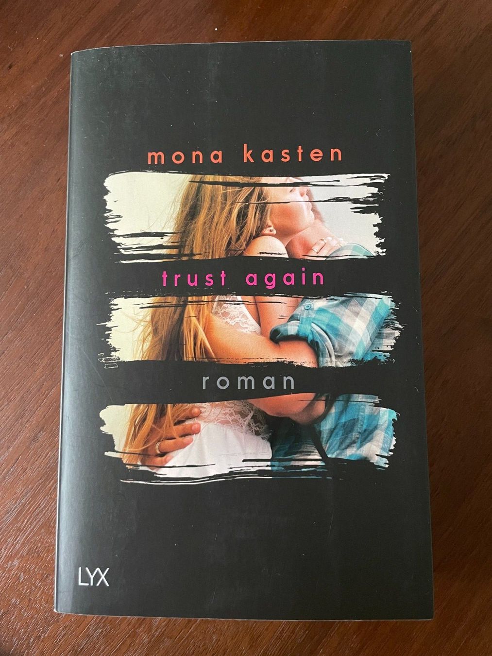 Libri: trust again von mona kasten – Usato da Buochs venduto da Baerti07