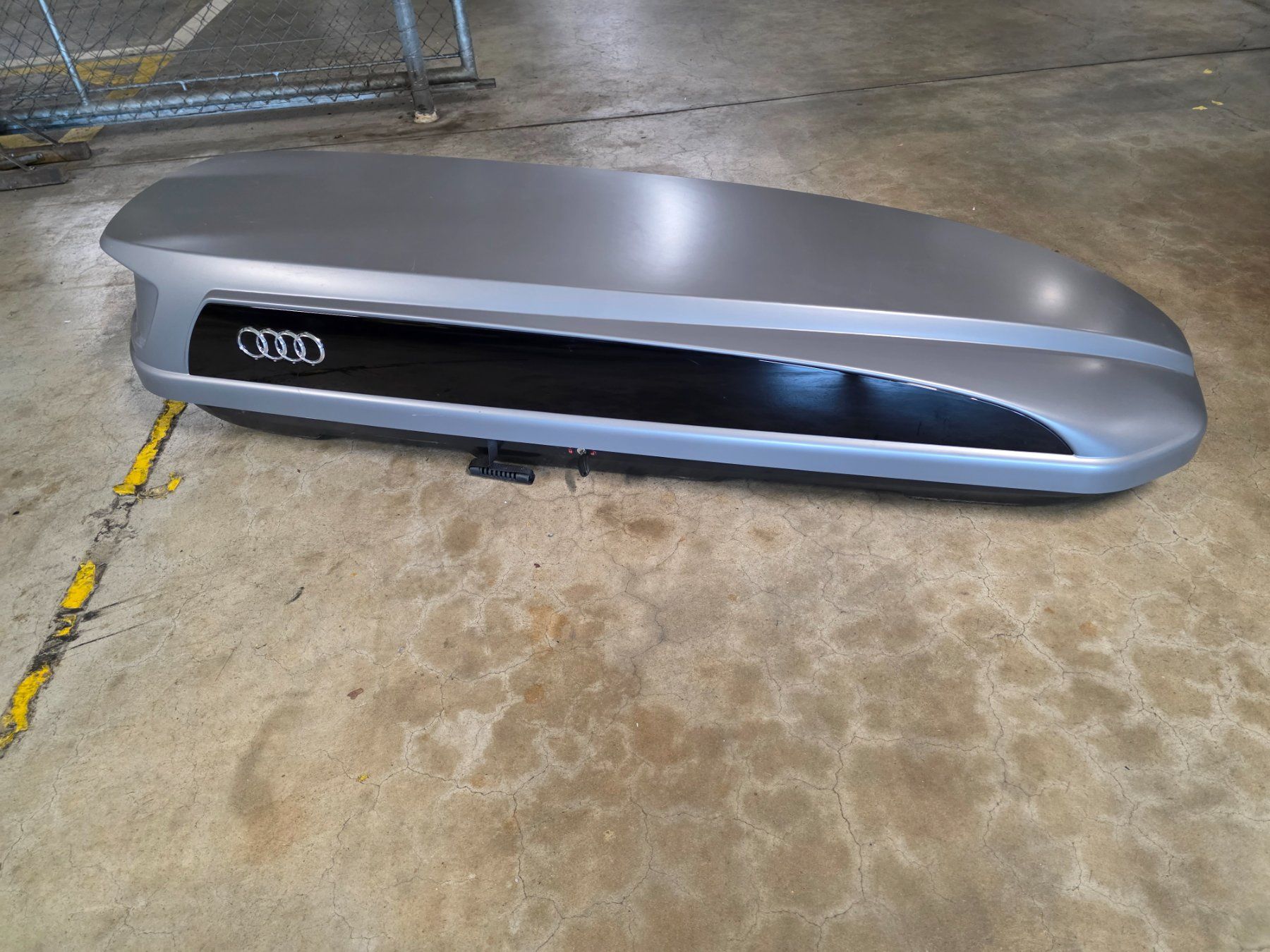 Box da tetto: Original Audi Dachbox Komplett – Usato da Flamatt venduto da AdrianRS
