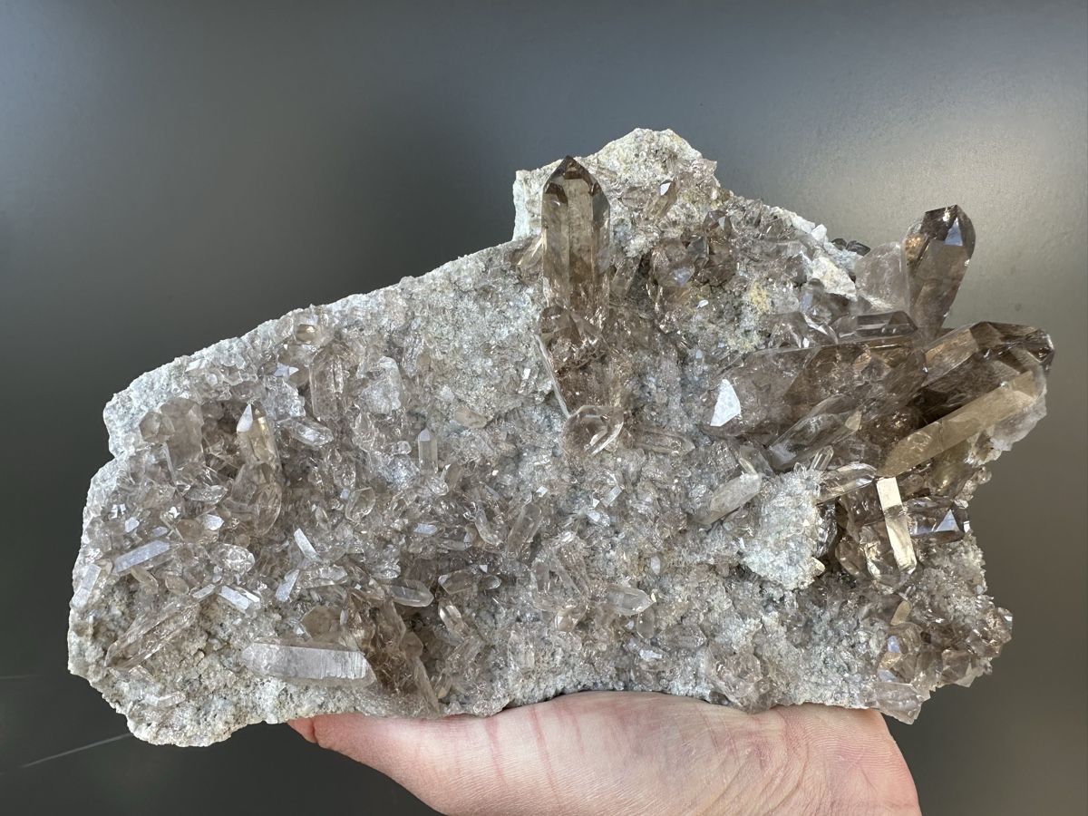 Minerali & Pietre curative: Rauchquarz Val Cavardiras – Usato da Oberuzwil venduto da Crystall0 1