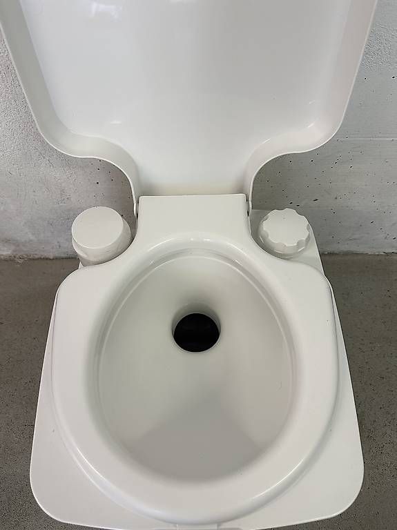 WC: Porta Potti 335 – D'occasion à Sissach par Sebbii 1