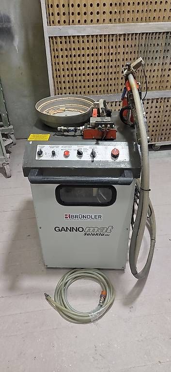 Tutte le macchine: GANNOMAT Seleka 252 Dübel-Einsetzmaschine Occasion – Usato da Volketswil venduto da Cubanito8604