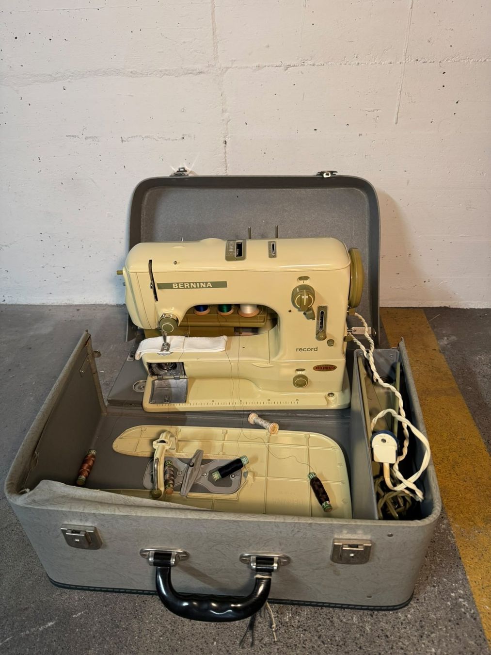 Bernina Machines à coudre: Bernina Nähmaschine – D'occasion à Steffisburg par Blaukreuzbrocki.Thun