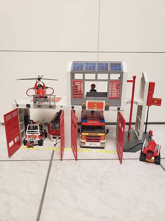 Spielzeuge: Playmobil Feuerwehr – Gebraucht aus Feusisberg von due96