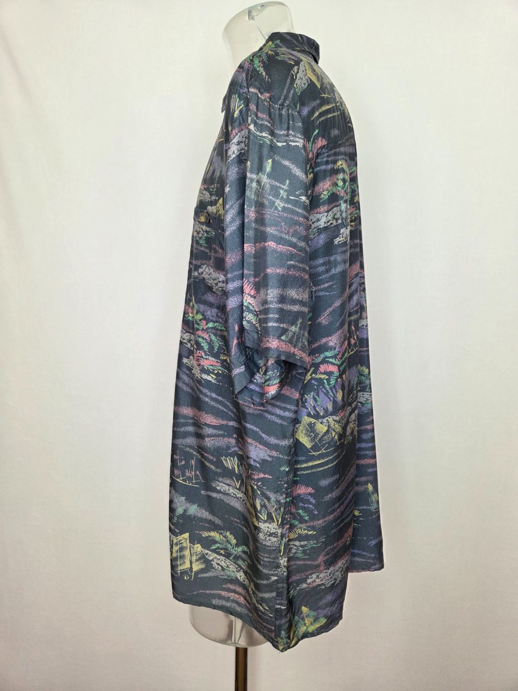 Camicie: Vintage Hemd 100% Seide Tropical Print – Usato da Bern venduto da -Aniko- 1
