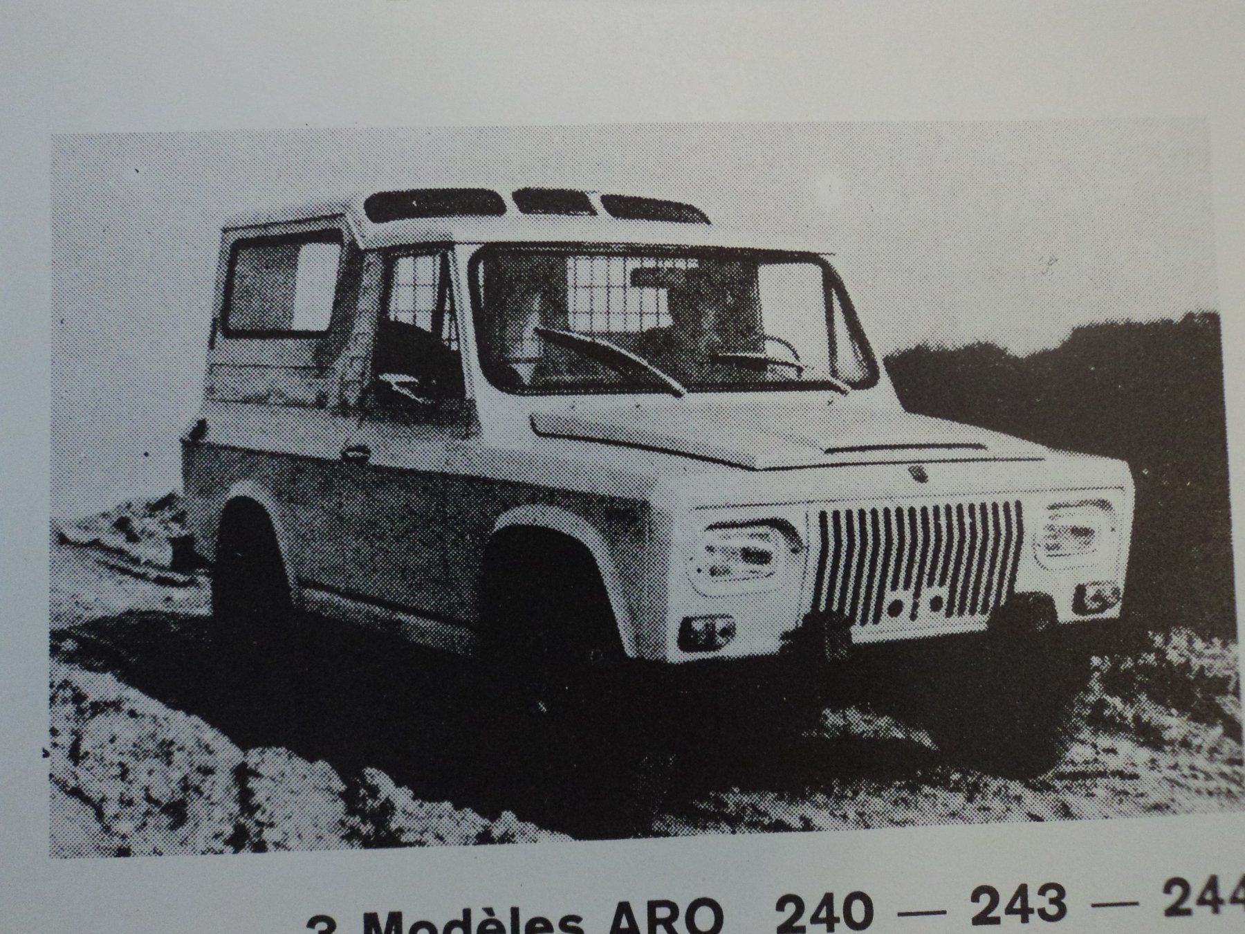 Documents: Prospekt ARO 240 ARO 320 4x4 1979 – D'occasion à Schwarzenburg par modelCARama