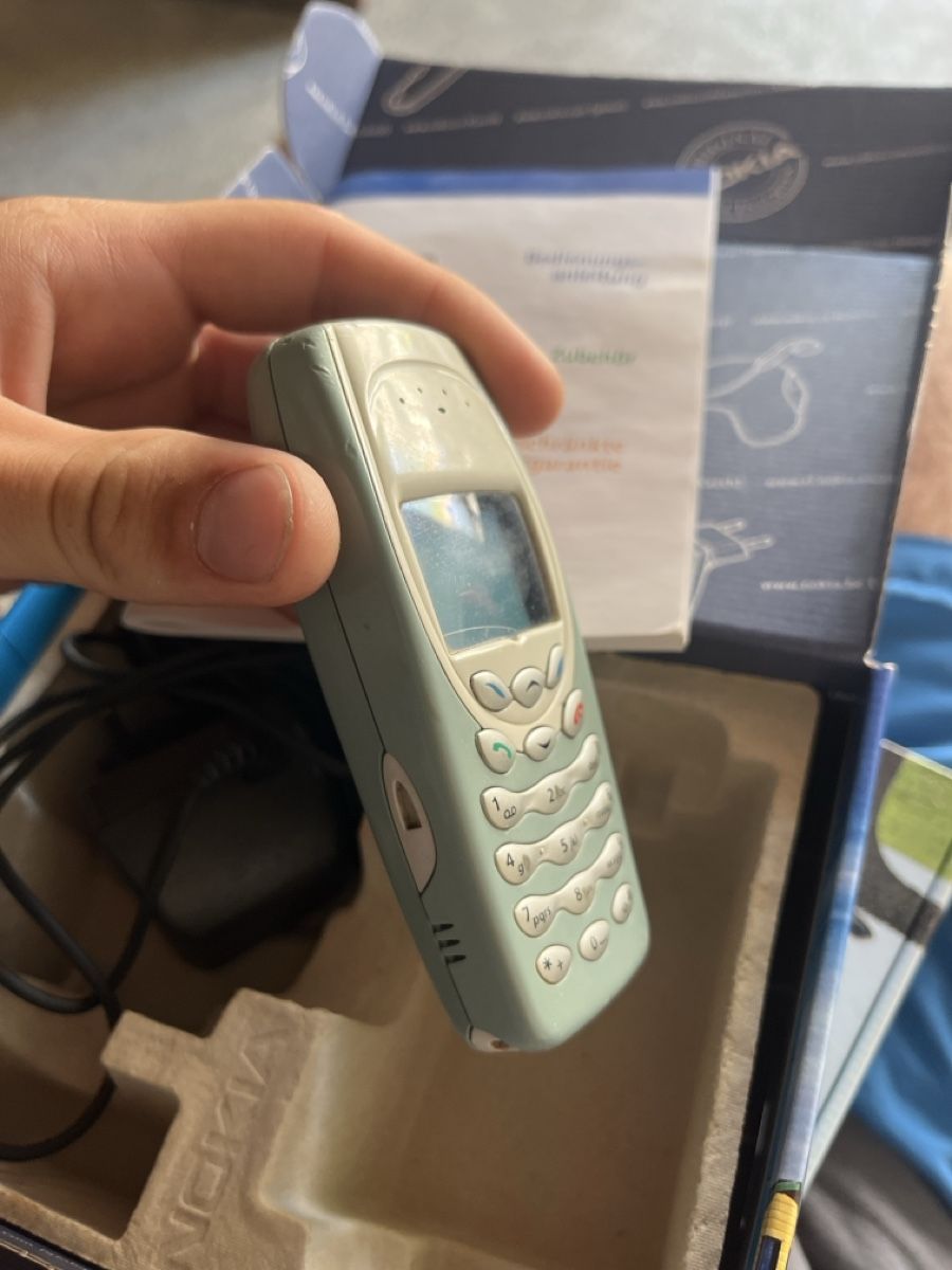Nokia Telefoni cellulari / Smartphones: Nokia 3310 Handy mit Zubehör  – Nuovo (secondo la descrizione) da Wettingen venduto da rob_7zjb 1