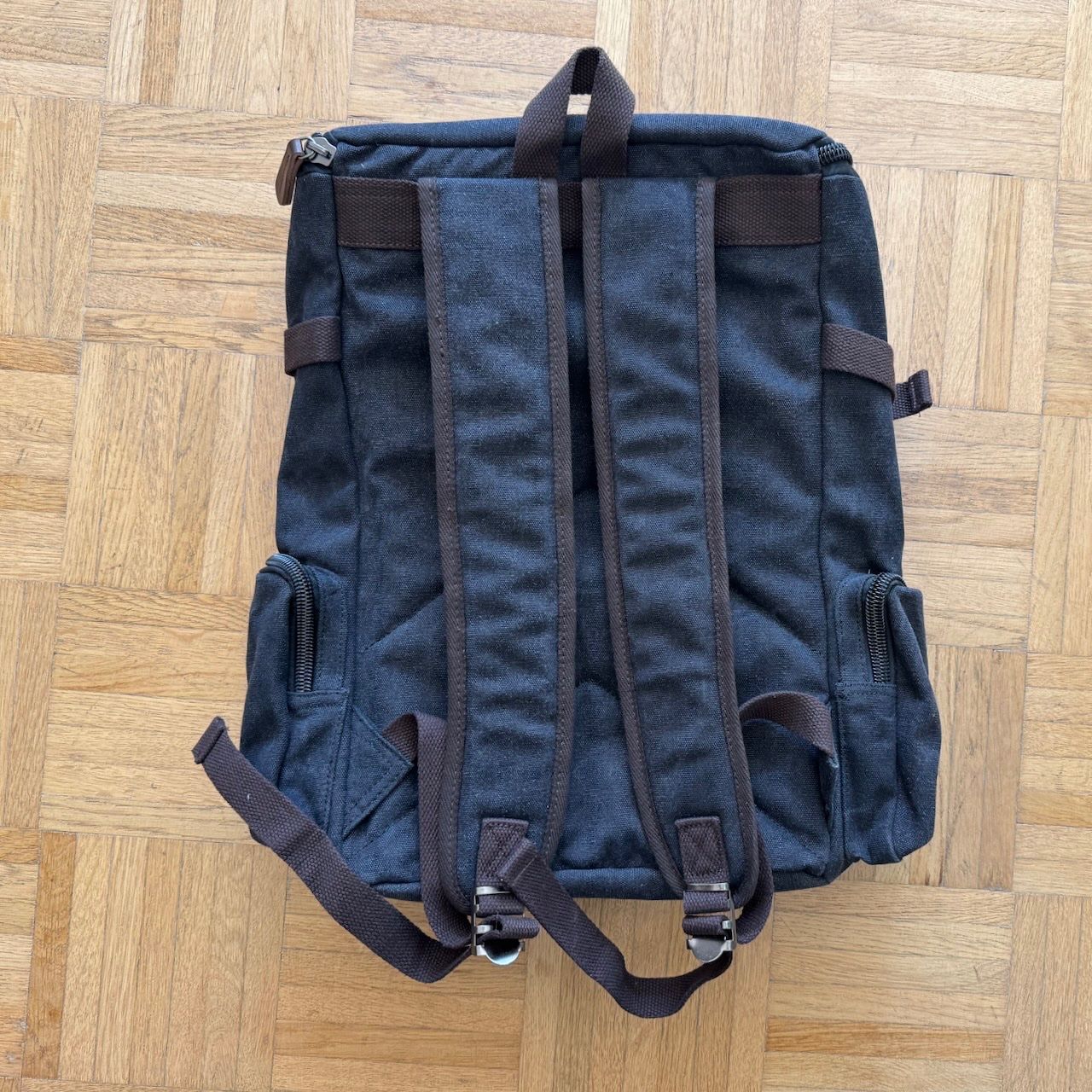 Zaini: Rucksack Vintage Canvas 20Ltr Retro schwarz – Nuovo (secondo la descrizione) da Zürich venduto da elbrujo 1