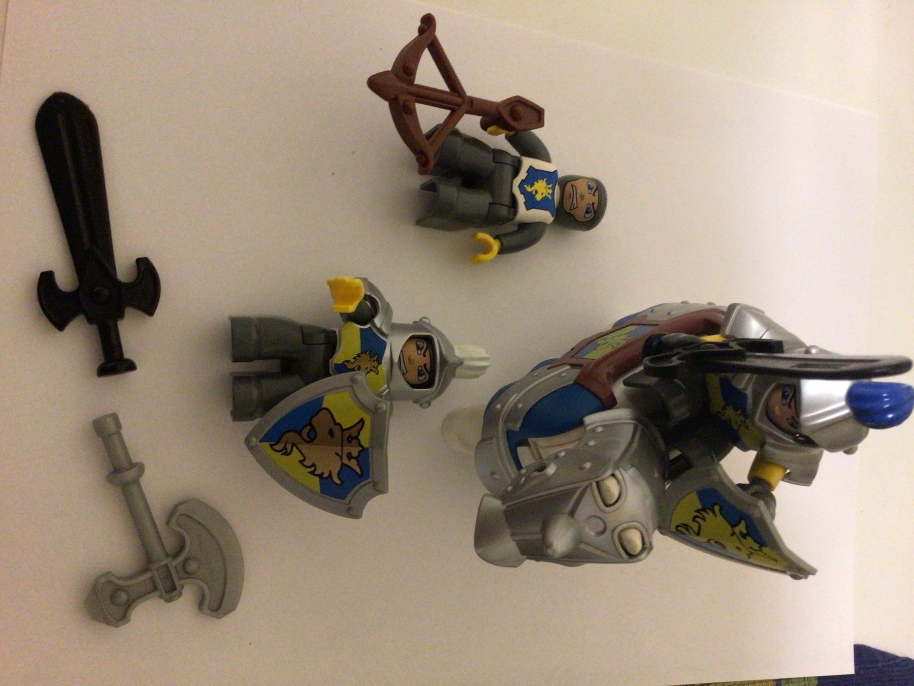Lego Duplo Ritter Figuren mit Pferd und Waffen (Gebraucht) in Zürich ...