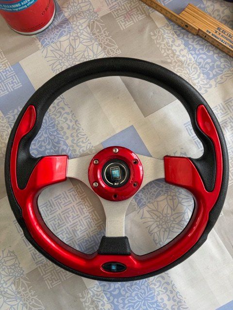 Tutti pezzi di ricambio auto: Lenkrad Disport 32 cm – Nuovo (secondo la descrizione) da Birmensdorf ZH venduto da cyrill1972