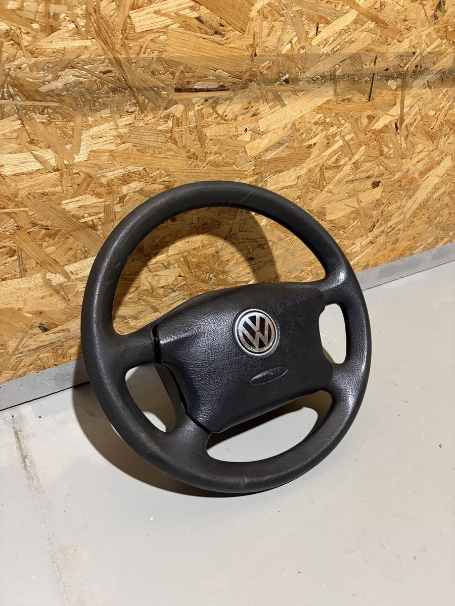 Volkswagen Alle Autoersatzteile: Golf 4 Lenkrad – Gebraucht aus Brienz BE von mar_582m