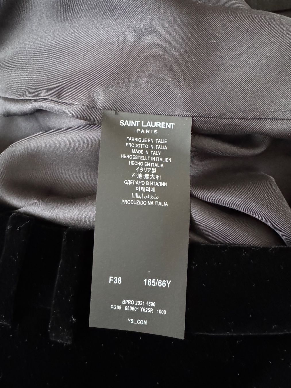 Saint Laurent Hosen: Saint Laurent Shorts Samt Gr. 34-36 – Neu und originalverpackt aus Herrliberg von Fashionista_8 6