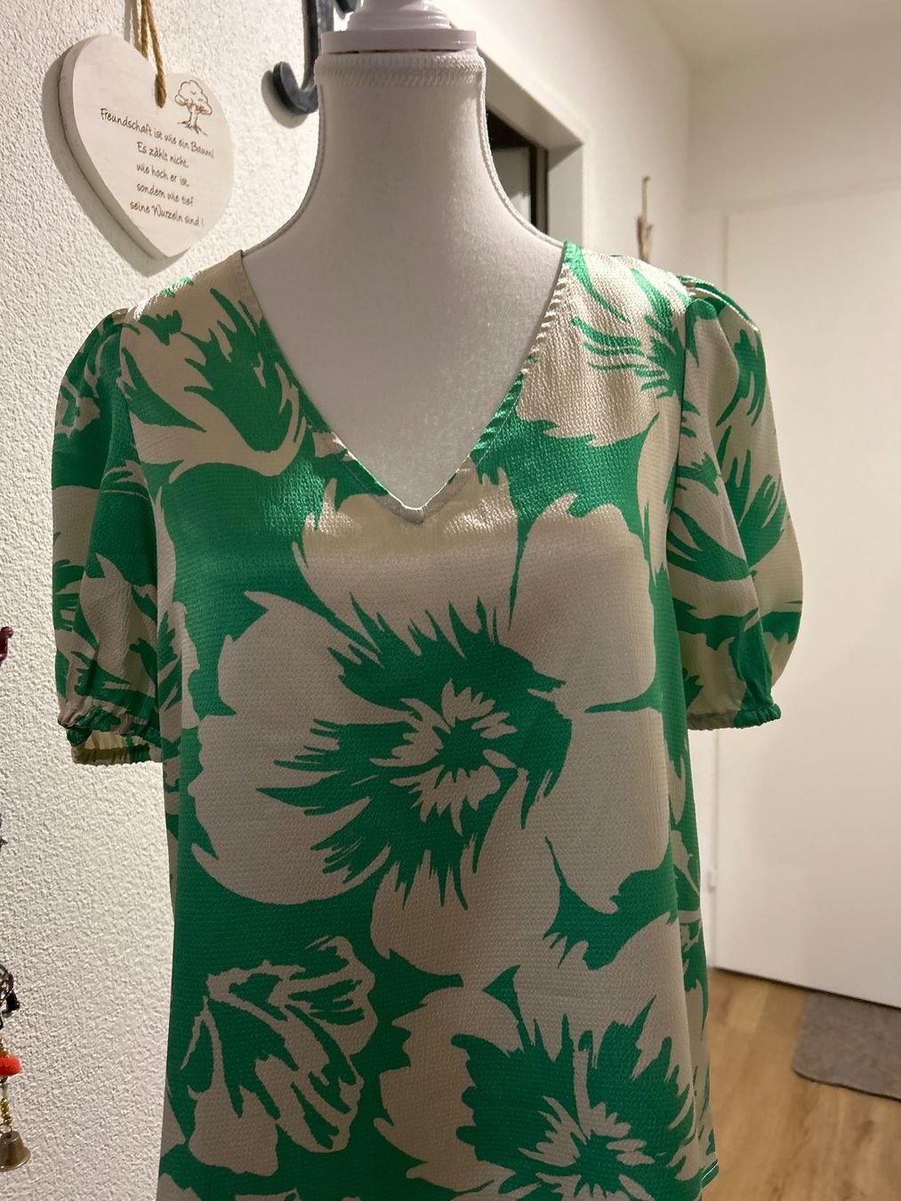Vila Camicette: Shirt mit Blumenmuster von Vila Gr. 38 – Usato da Brunnen venduto da Nala2929 4