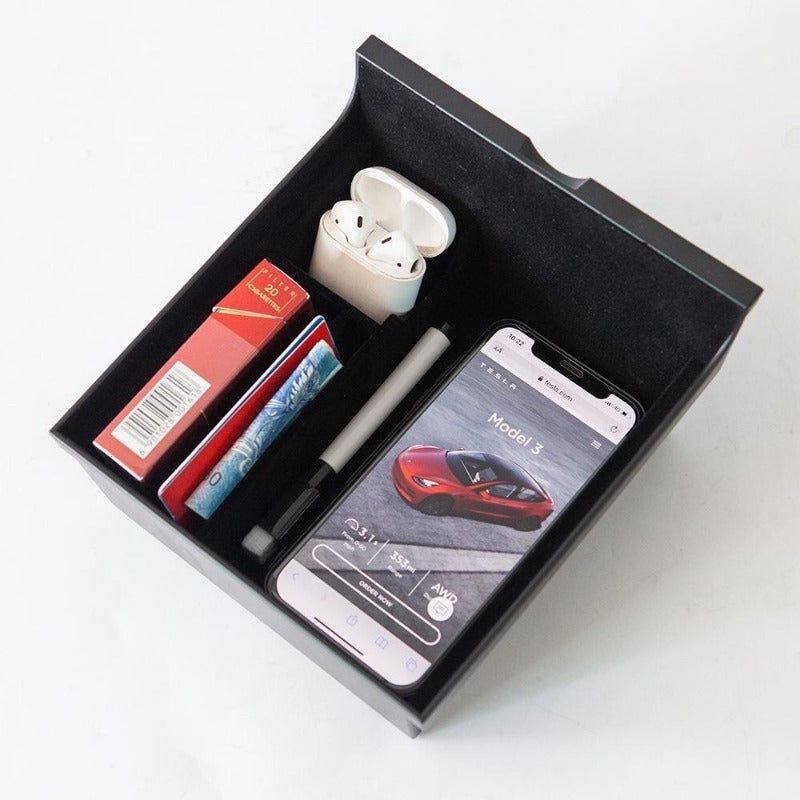 Tesla Alle Ersatzteile: Mittelkonsolenablage Tesla Model 3/Y Facelift 2021 – Neu und originalverpackt aus Dietikon von e-car-shop.schweiz 2