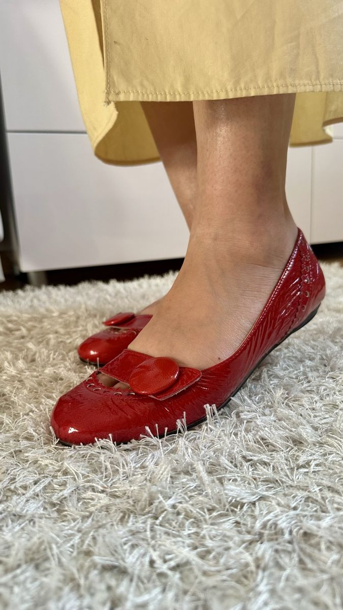 Scarpe da donna: Ballerines rouges vernies T.37 en cuir – Usato da Vuippens venduto da ale_6gkb 1