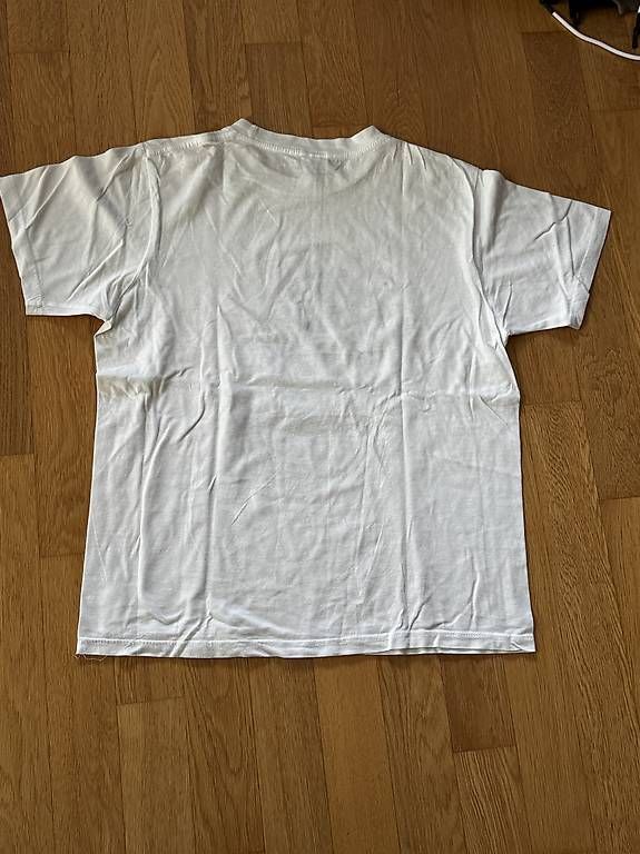 T-Shirts: Japanisches T-Shirt – Gebraucht aus Birsfelden von jon_687v 1