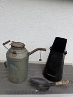 Kohlenkanne mit Schaufel & Ölkanne