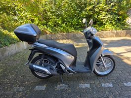 Roller Honda SH 125 grau mit Topcase gebraucht