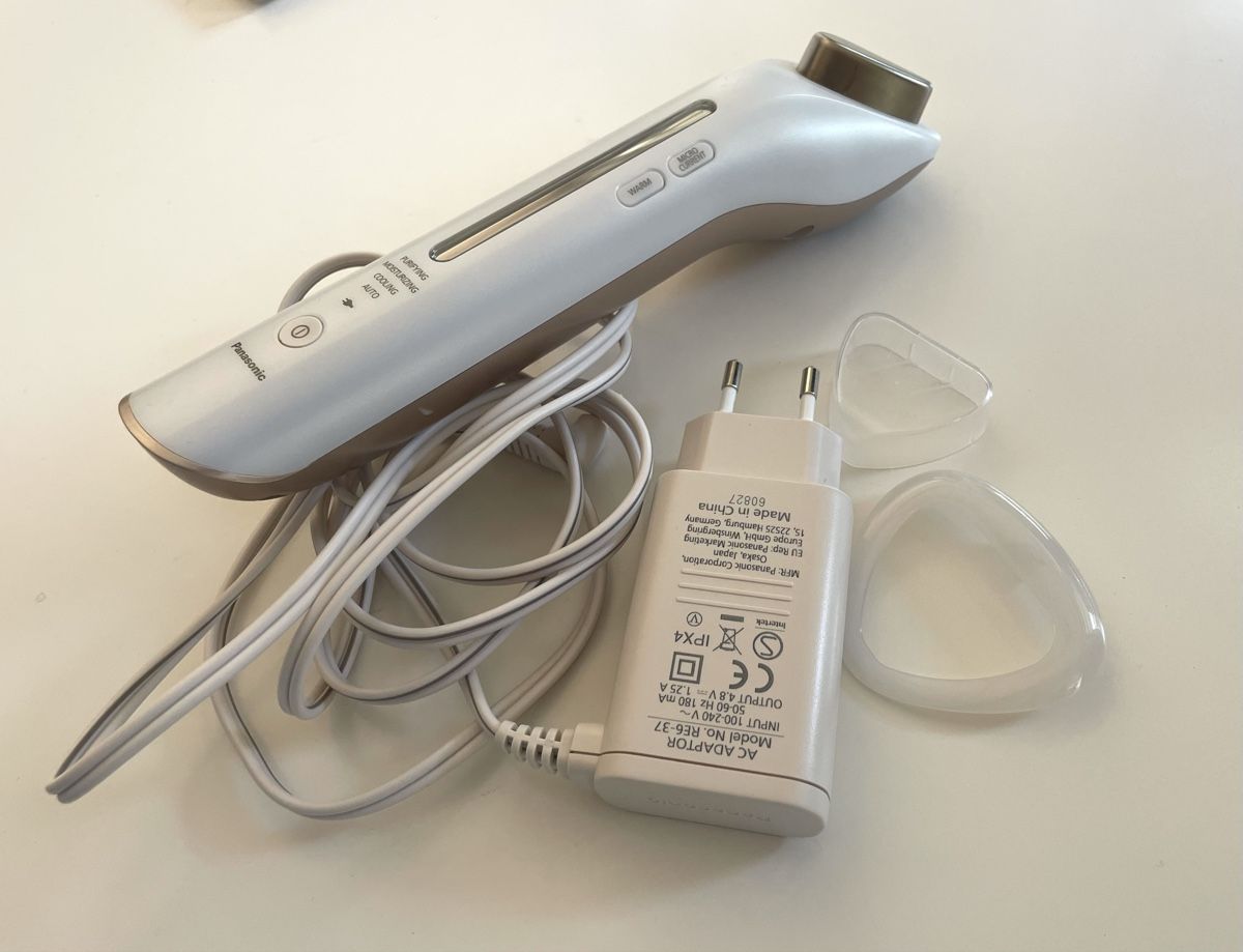 Panasonic Attrezzature mediche: Panasonic EH-XT20 3-in-1 Micro Current Facial Enhancer – Usato da Rütihof venduto da JulieH85 3