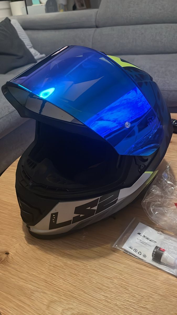 Caschi & visiere: LS2 Storm Integralhelm – kaum gebraucht – Usato da Zollikerberg venduto da robinho_