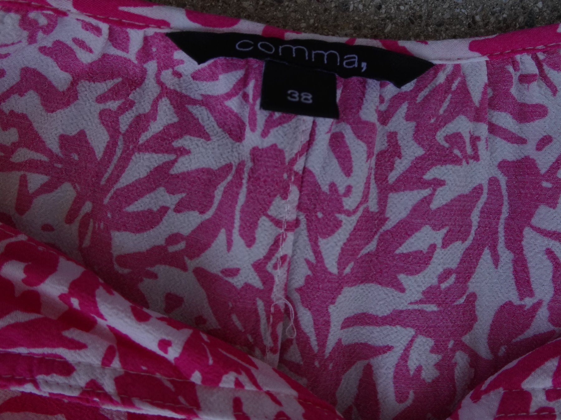 Comma Camicette: Bluse Comma pink weiss kurzarm Gr 38 – Usato da Winterthur venduto da blumeblau77 4