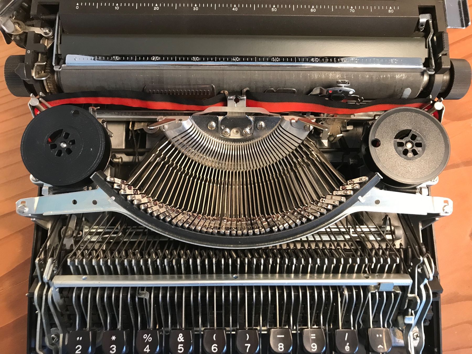 Macchine da scrivere: Machine à écrire - Gracia DeLuxe – Usato da Morcles venduto da bestseller162 2