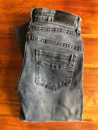 FB SISTER SKINNY JEANS, GR. 28, ANTHRAZIT, BEIN-ZIERNÄHTE