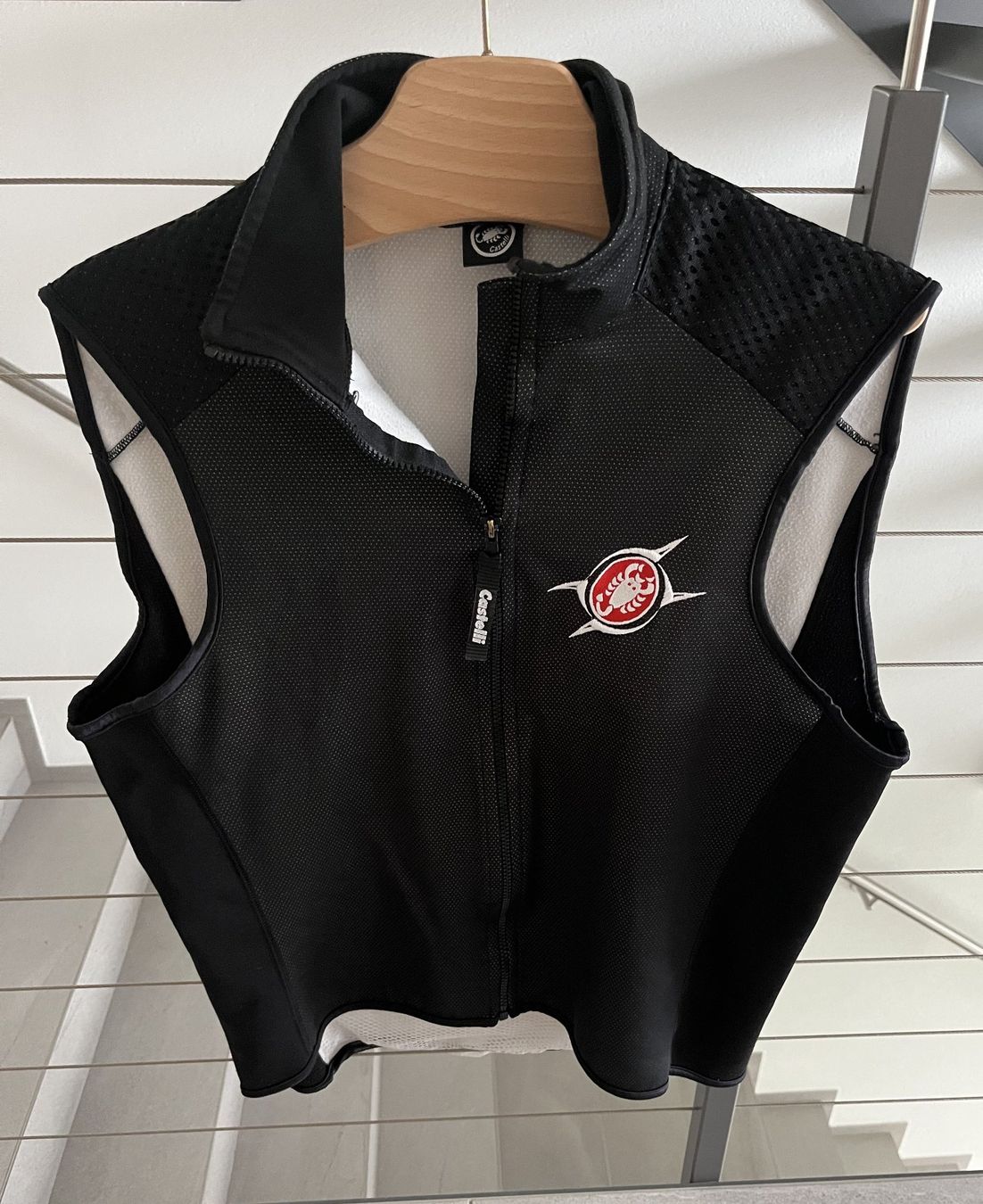 Castelli Gilet & Giacche: Castelli Radweste Windstopper schwarz, Gr. L – Usato da Bottighofen venduto da rubom
