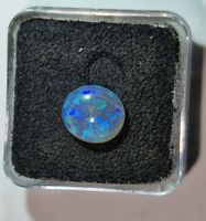 Opale noble brute d'Australie, couleurs vives 0.8ct