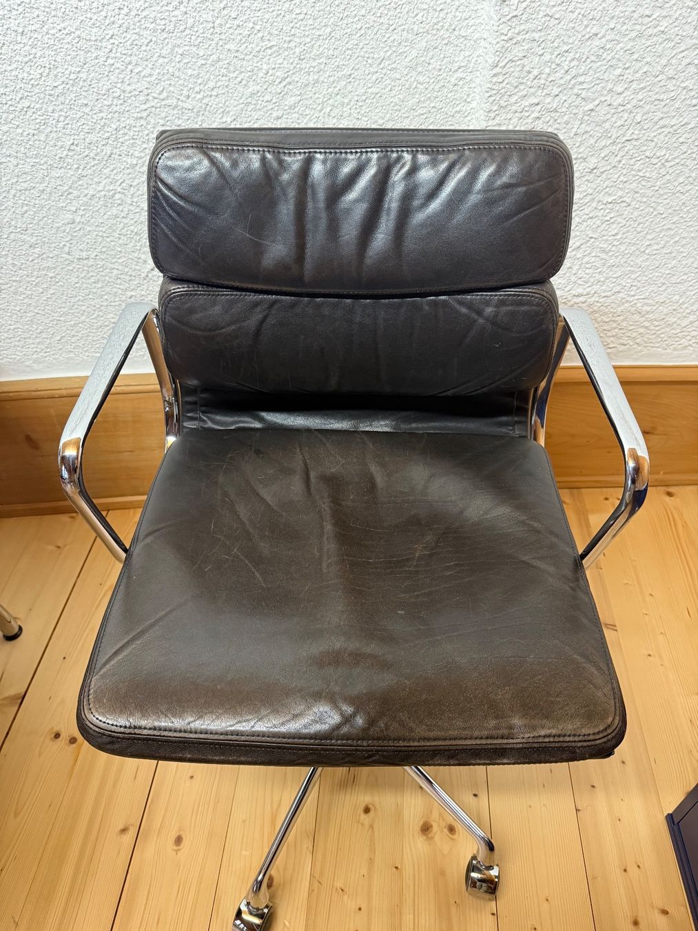 Vitra Sedie: Charles & Ray Eames Office Chair EA217 – Usato da Basel venduto da Nadelberg 2