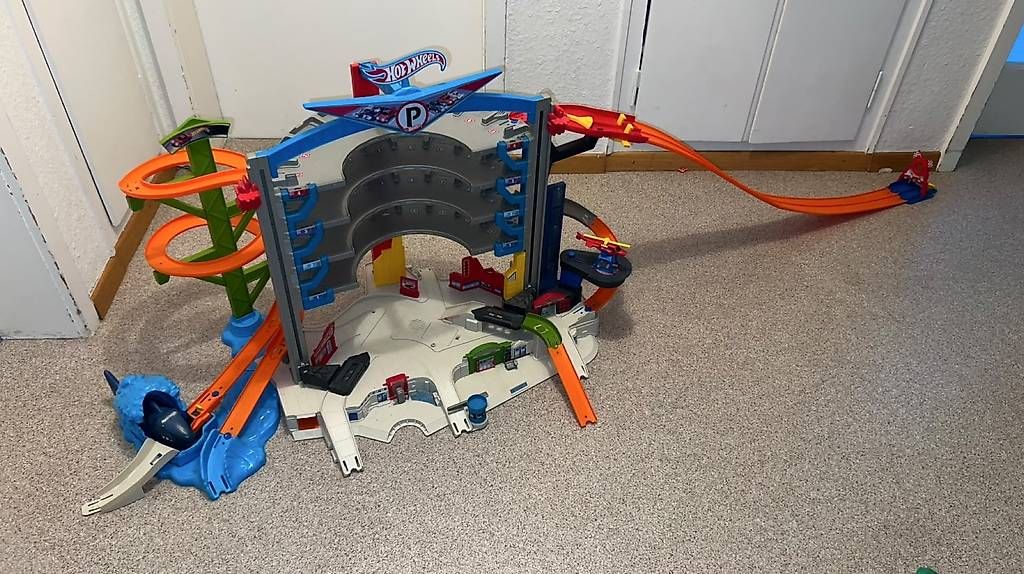Giocattoli: Hot Wheels Garage – Usato da Bern venduto da Aniba23 1