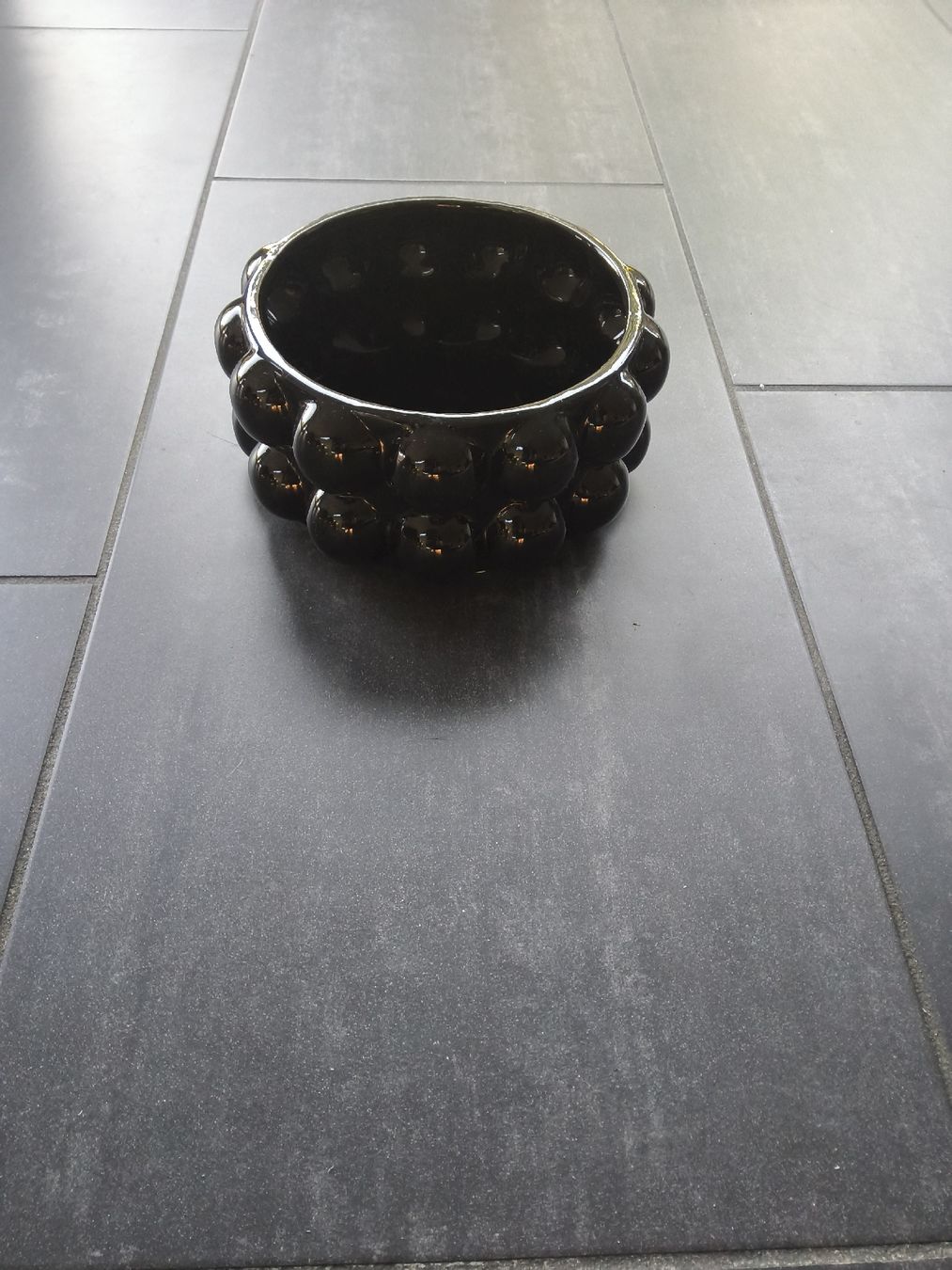 Vase & Récipients: pot en céramique noire – D'occasion à Romont FR par cat_j6ww