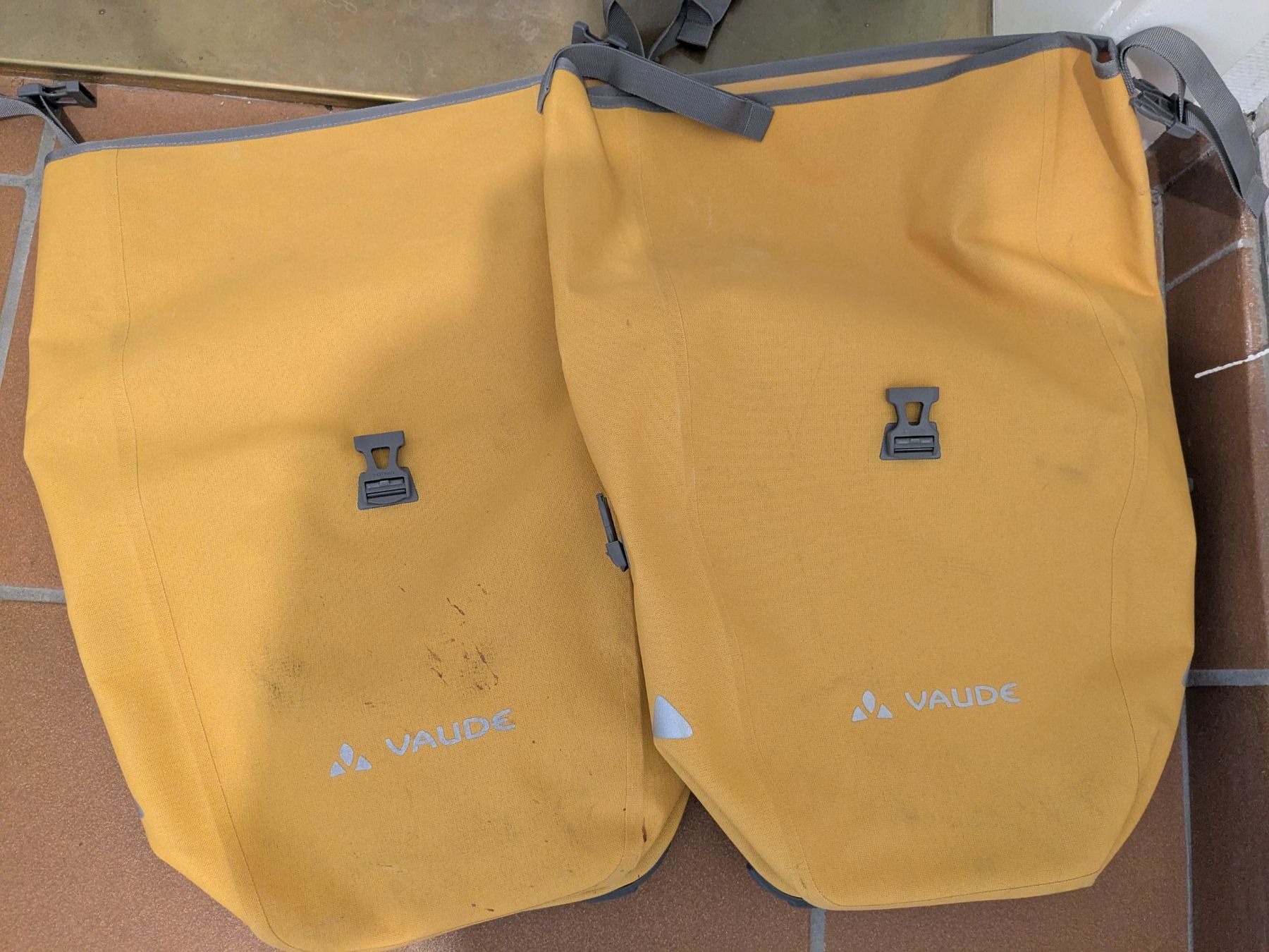 Vaude Pezzi di ricambio: 2 x 24L Vaude pannier bags – Usato da Winterthur venduto da cop_skd5