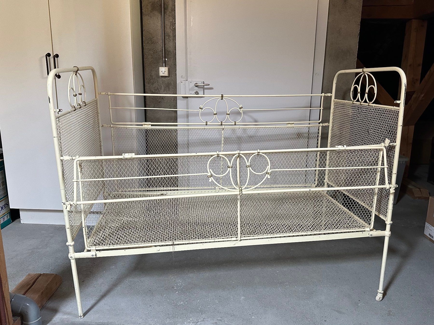 Lits: Kinderbett, Deko Vintage antik, Metall – D'occasion à Adligenswil par e17s15 1