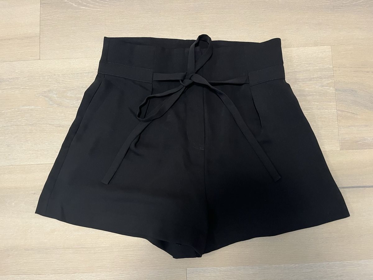 Hosen: Bundfaltenshorts schwarz 34 neu – Neu (gemäss Beschreibung) aus Birrwil von vanyboo