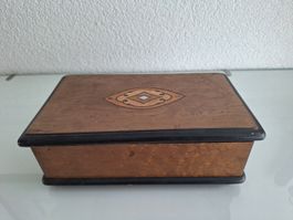Antike Spieldose Schmuckkästchen aus Holz