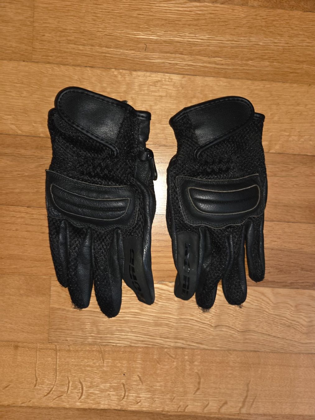 Handschuhe & Handstulpen: Sommerhandschuhe Motorradhandschuhe Grösse S Schwarz – Gebraucht aus Baar von Sabato1973