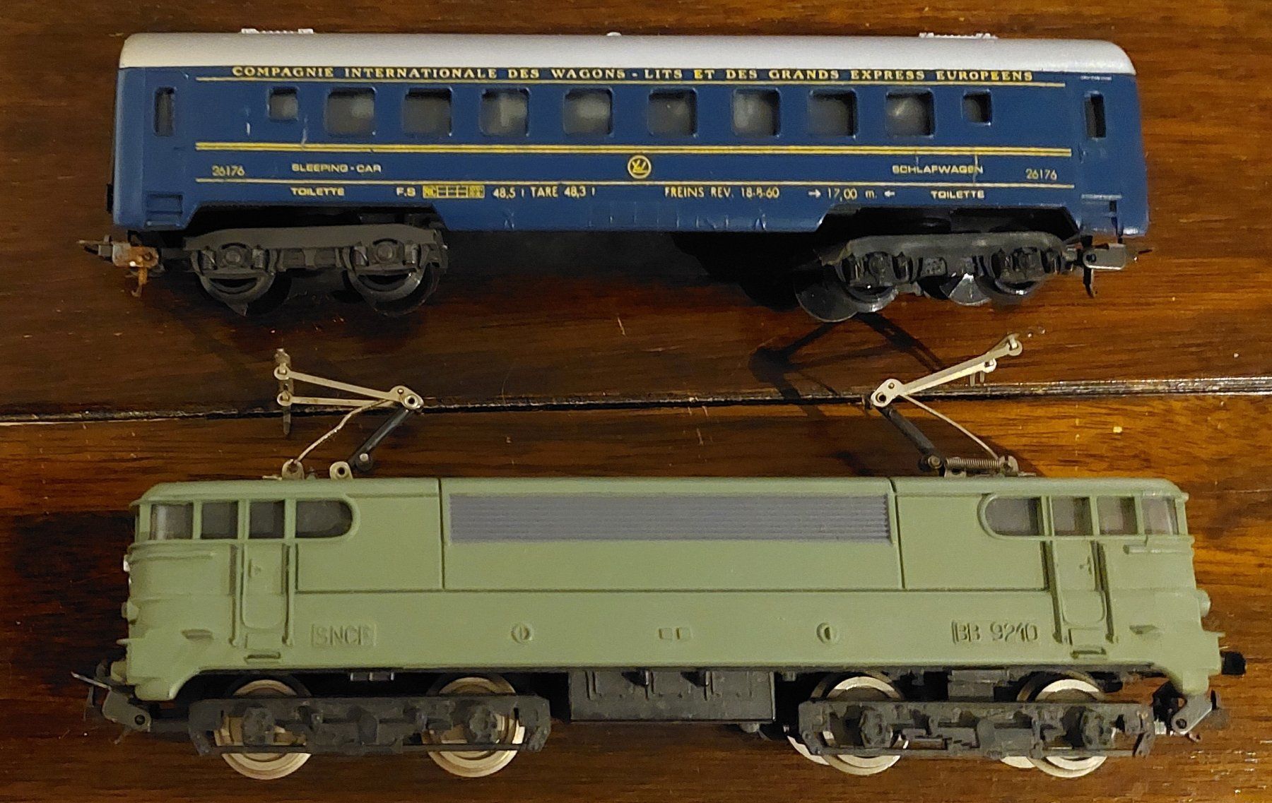Lima Modellini di ferrovie: Konvolut Lima Eisenbahn: Loki, Wagon, Trafo, Gleise, Weichen – Usato da Oberdiessbach venduto da gerbu01 3