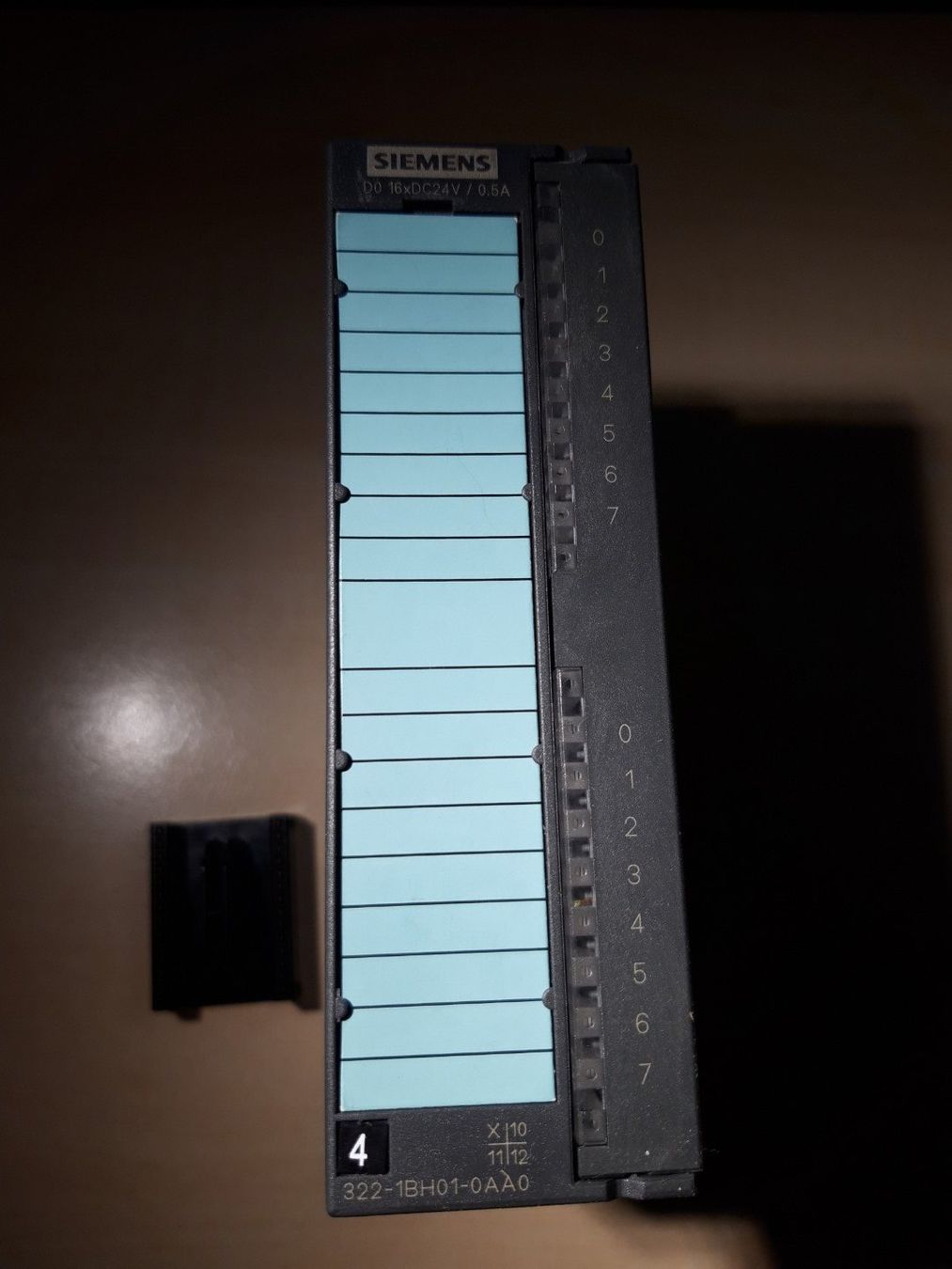 Componenti elettronici: Siemens 6ES7322-1BH01-0AA0 – Usato da Egliswil venduto da Cracky81