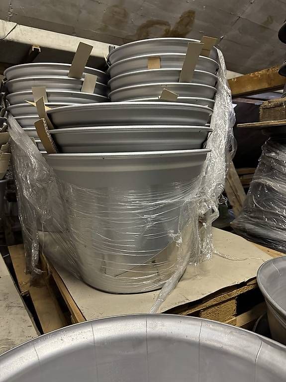 Vasi per fiori: Aluminium Blumentopf  – Nuovo e nell'imballaggio originale da Grenchen venduto da Berti672 3