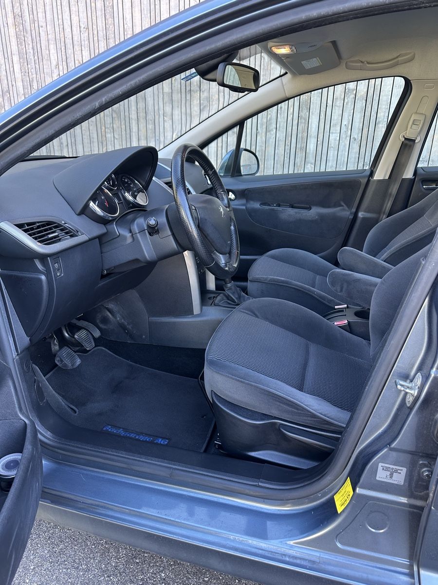 Peugeot Autos: PEUGEOT 207 1.6i 16V – Gebraucht aus Bachenbülach von HL2050 3