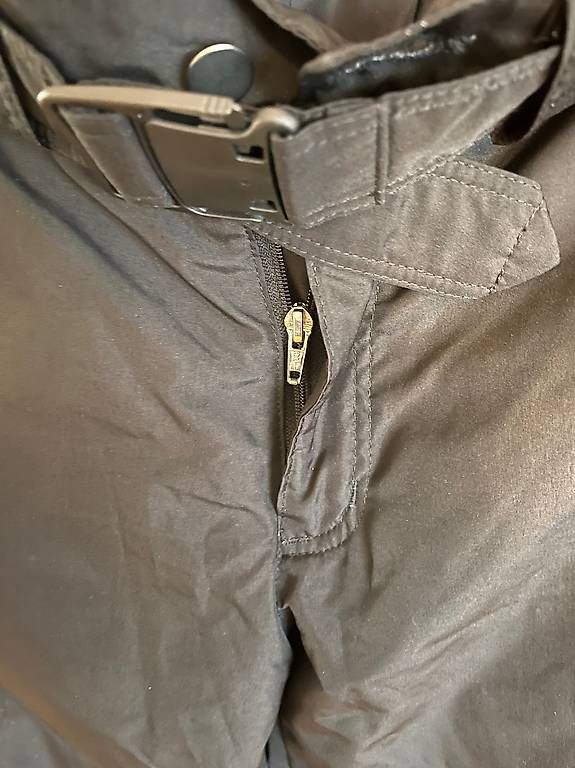 Pantaloni: Vendo pantaloni sci/snowboard – Usato da Jona venduto da sen_vd8v 2